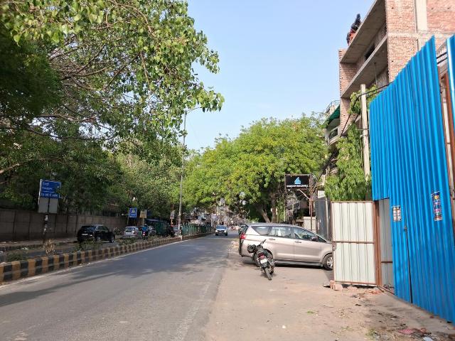 Land for sale in West Delhi, Deri