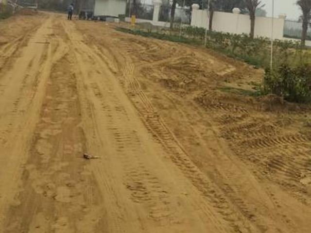 Land for sale in Hariana