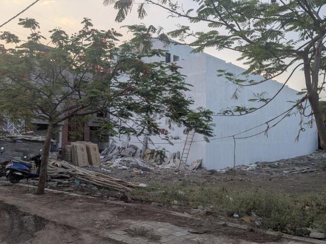 Land for sale in Madya