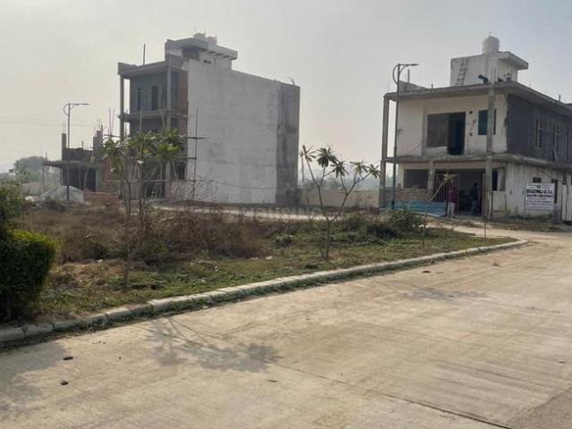 Land for sale in Hariana