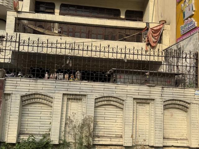 Land for sale in North West Delhi, Deri