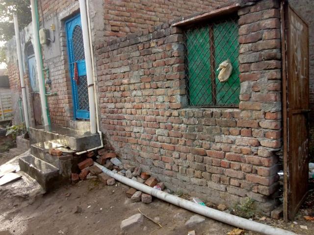 Land for sale in North Delhi, Deri