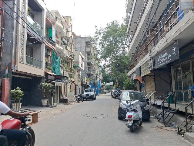 Land for sale in West Delhi, Deri