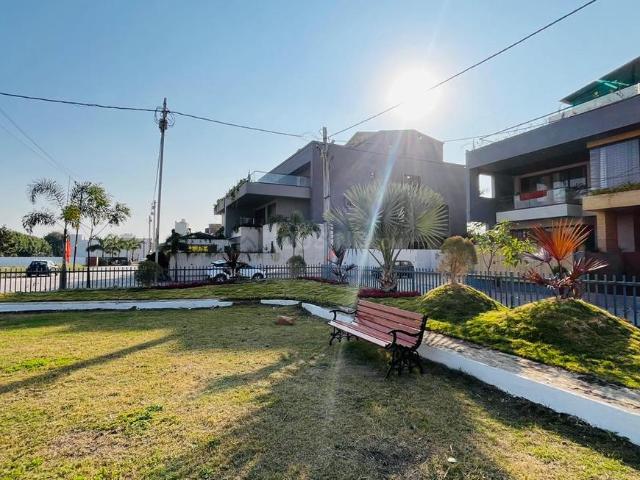 Land for sale in Madya