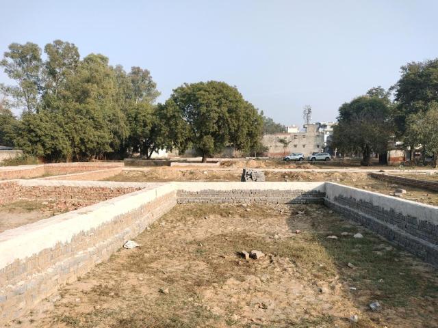 Land for sale in South West Delhi, Deri