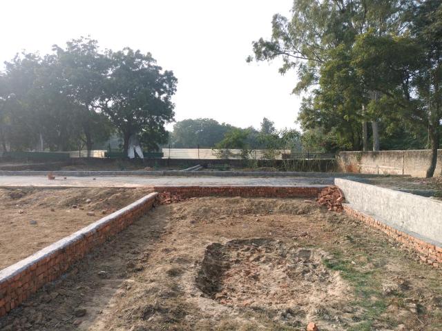 Land for sale in South West Delhi, Deri