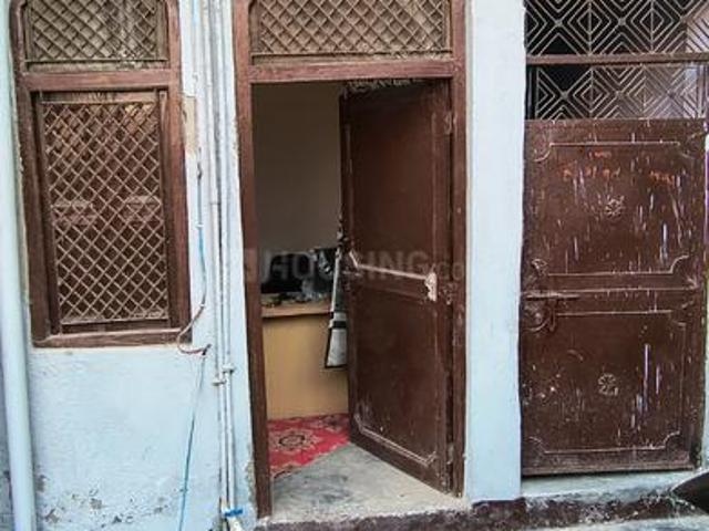 Land for sale in North East Delhi, Deri
