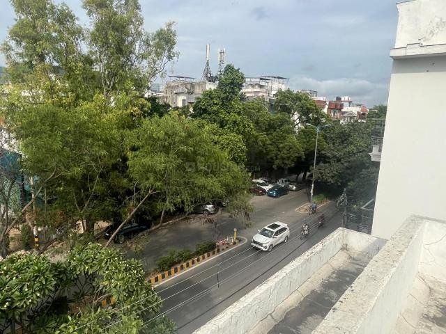 Land for sale in Safdarjung Enclave, Delhi