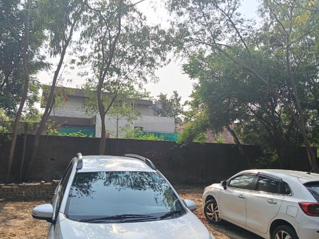 Land for sale in South Delhi, Deri