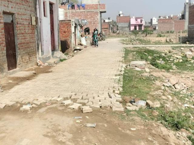 Land for sale in South Delhi, Deri