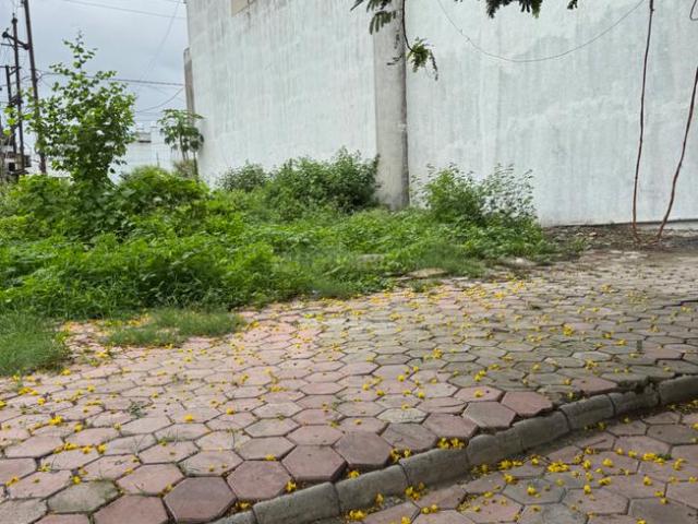 Land for sale in Madya