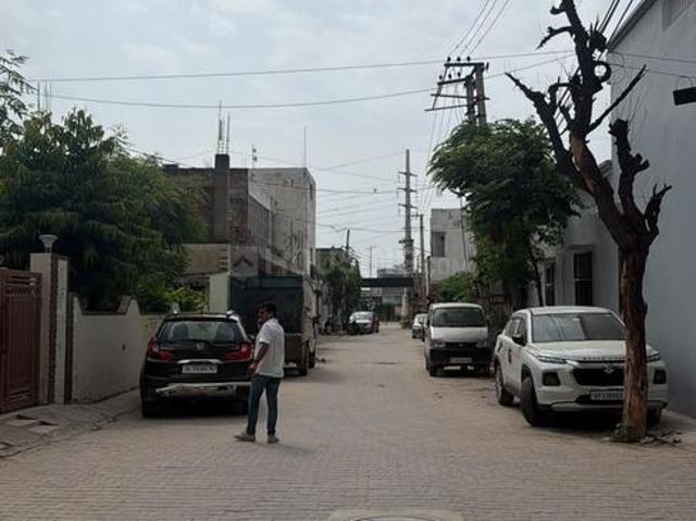 Land for sale in Hariana