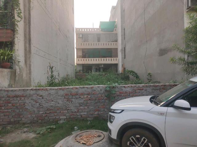 Land for sale in Hariana