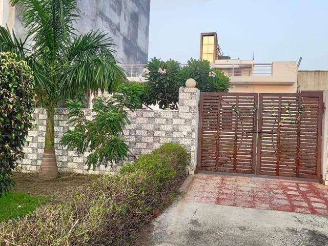 Land for sale in Greater Noida - Delhi, Arunachal Pradesh