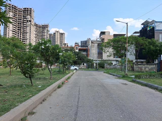 Land for sale in Greater Noida - Delhi, Arunachal Pradesh