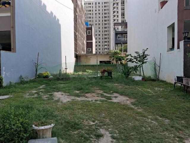 Land for sale in Greater Noida - Delhi, Arunachal Pradesh
