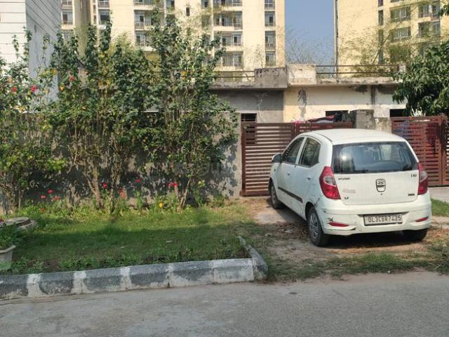Land for sale in Greater Noida - Delhi, Arunachal Pradesh