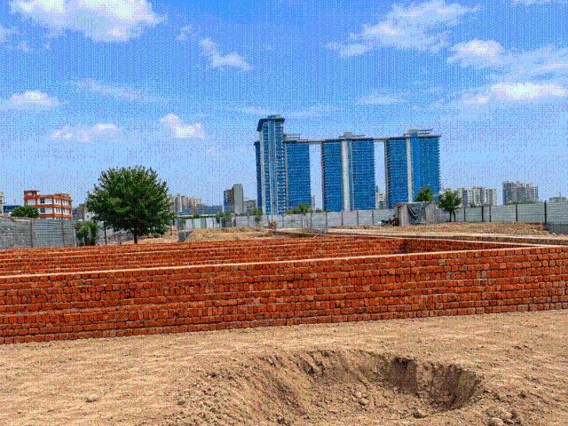 Land for sale in Greater Noida - Delhi, Arunachal Pradesh