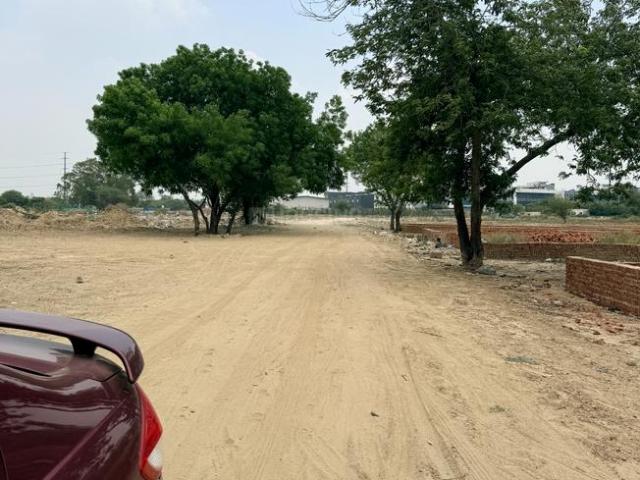 Land for sale in Greater Noida - Delhi, Arunachal Pradesh