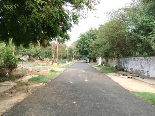 Land for sale in South West Delhi, Deri