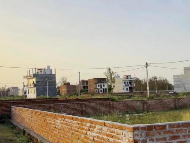 Land for sale in Greater Noida - Delhi, Arunachal Pradesh