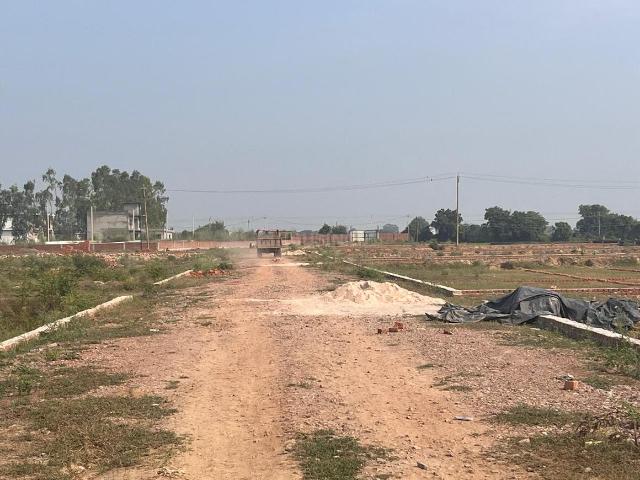 Land for sale in Greater Noida - Delhi, Arunachal Pradesh