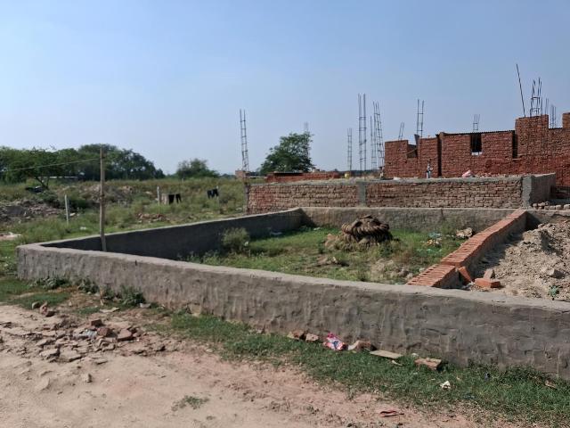 Land for sale in Greater Noida - Delhi, Arunachal Pradesh