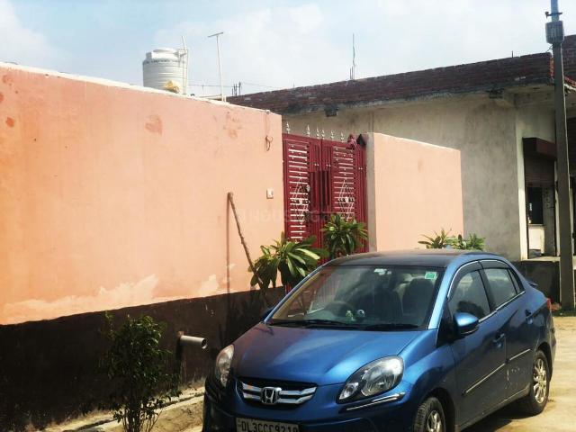 Land for sale in Garhi, Noida