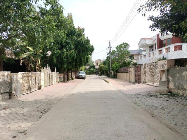 Land for sale in Hariana