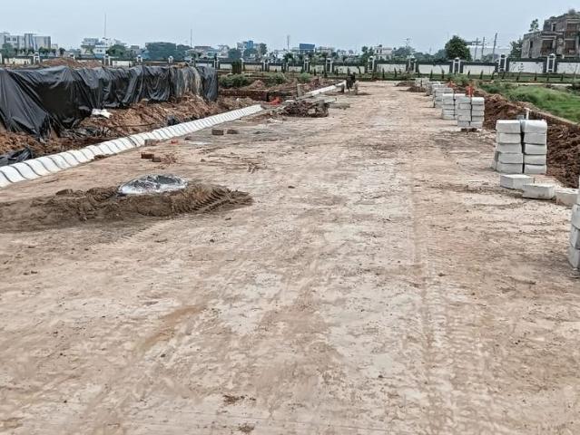 Land for sale in Hariana