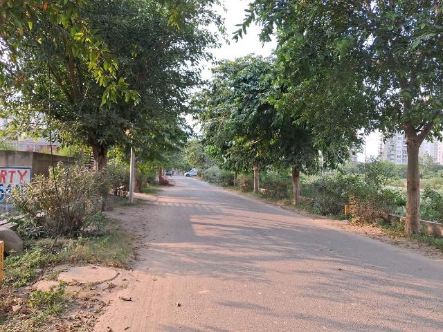 Land for sale in Kondli, Noida