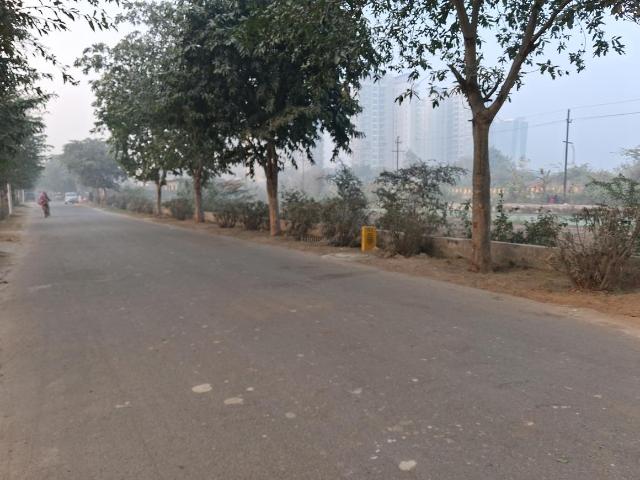 Land for sale in Greater Noida - Delhi, Arunachal Pradesh