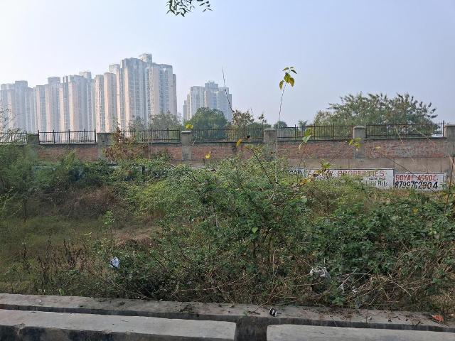 Land for sale in Greater Noida - Delhi, Arunachal Pradesh