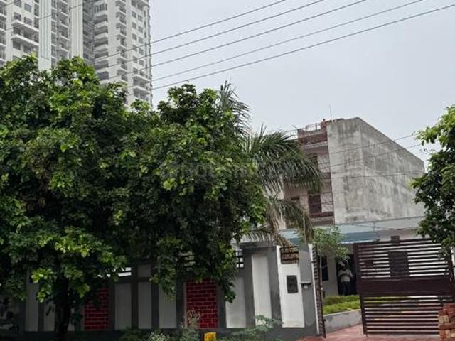 Land for sale in Greater Noida - Delhi, Arunachal Pradesh