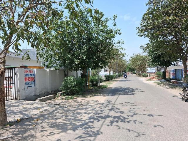 Land for sale in Greater Noida - Delhi, Arunachal Pradesh