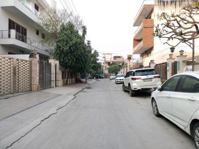 Land for sale in Hariana