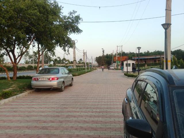 Land for sale in Hariana