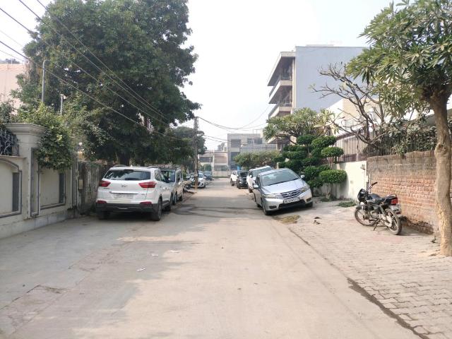Land for sale in Hariana