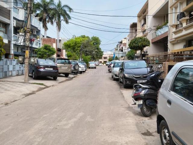 Land for sale in Hariana