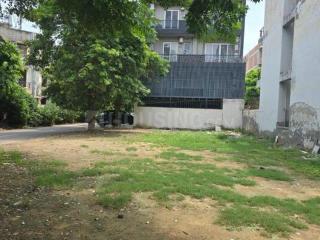 Land for sale in North Delhi, Deri