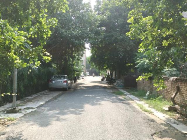 Land for sale in South West Delhi, Deri