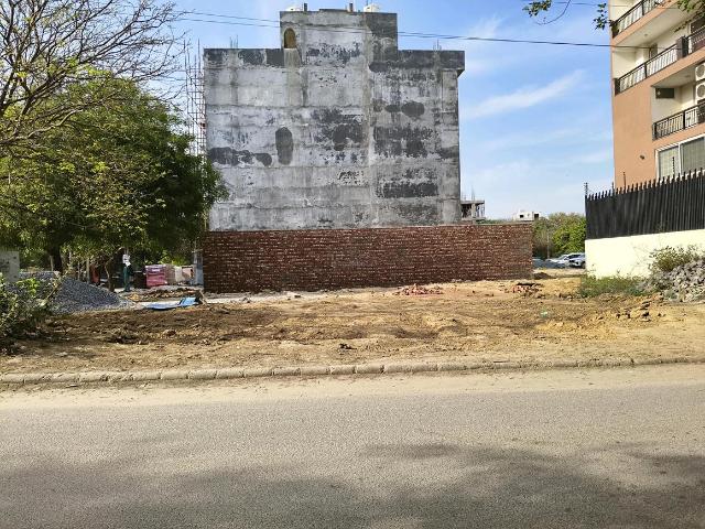Land for sale in Hariana