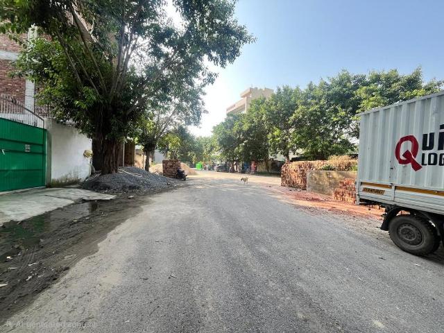 Land for sale in South West Delhi, Deri