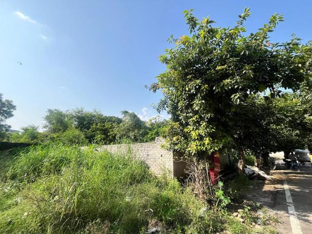 Land for sale in South West Delhi, Deri