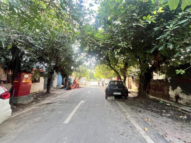 Land for sale in South West Delhi, Deri