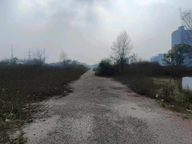 Land for sale in North Delhi, Deri