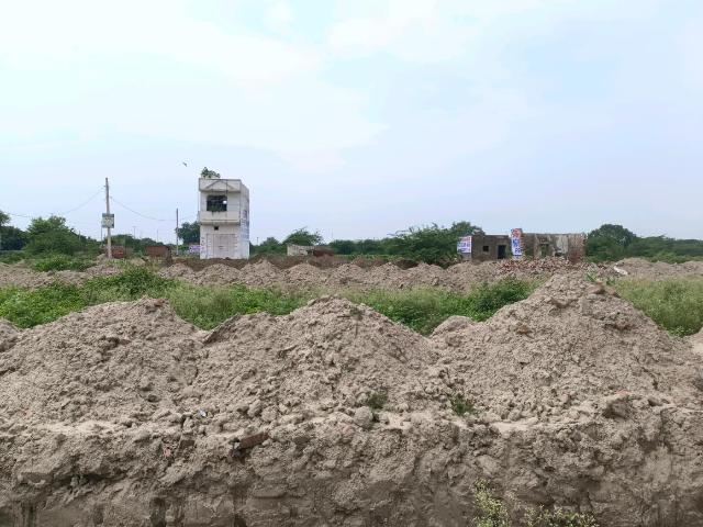 Land for sale in North Delhi, Deri