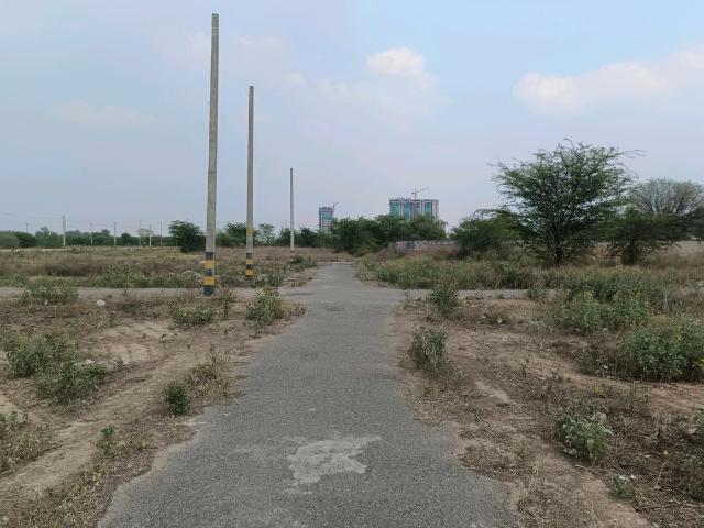 Land for sale in North Delhi, Deri