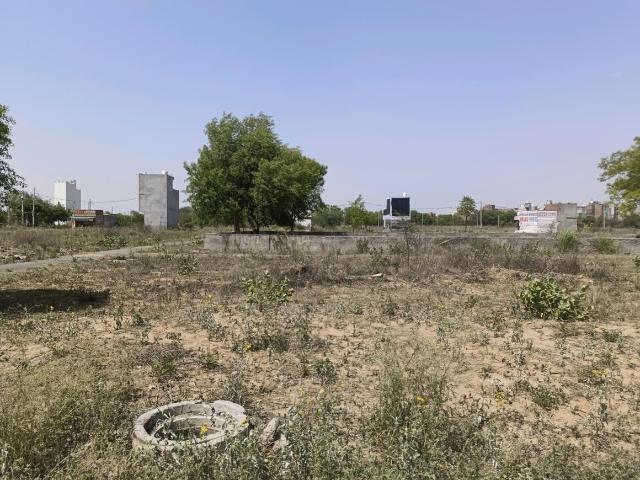Land for sale in North Delhi, Deri