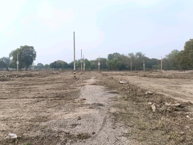 Land for sale in North Delhi, Deri
